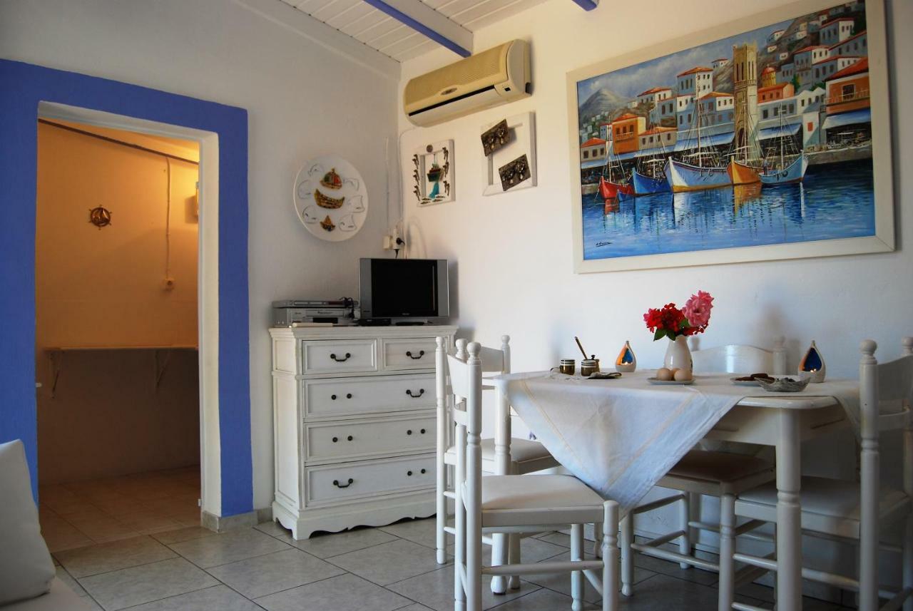 Killini Cottage Studio The Small Cyclades Kastro-Kyllini Exterior photo
